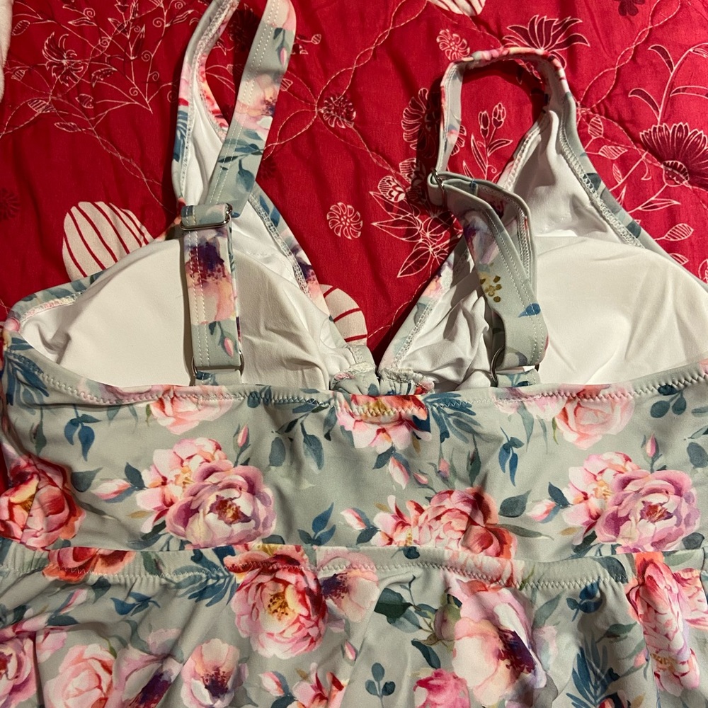 Cupshe two piece bathing suit🌴